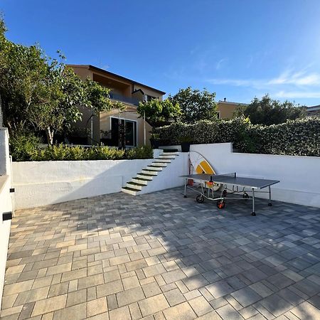 Beach Holiday Home With Private Jacuzzi & Parking Trogir Exterior photo